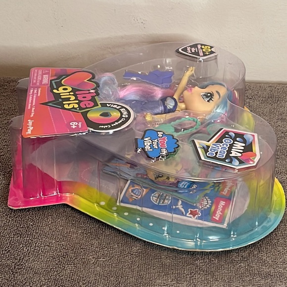 Vibe Girls Mia Ocean Vibe Doll, Vibe Ring, 50 Stickers & Vibe Diary Brand New - Picture 5 of 8